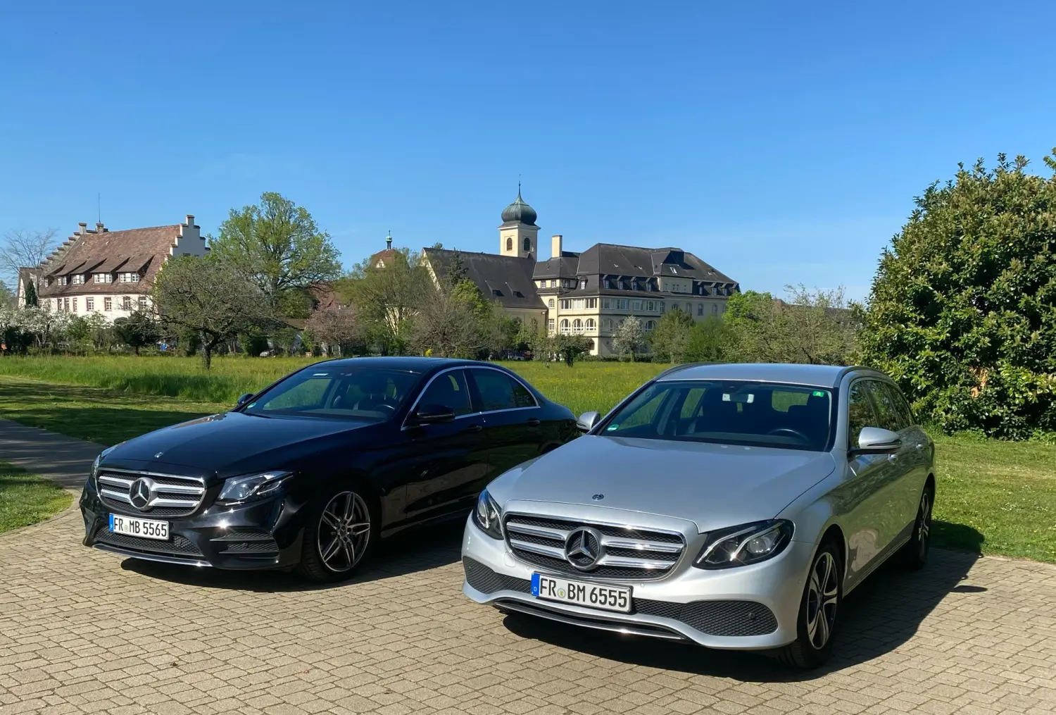 Autos von Fahrdienst-Schmitt